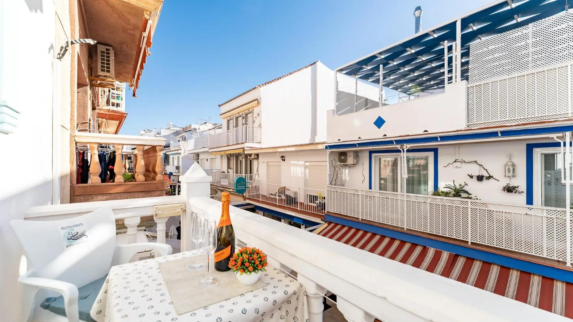 Malagasuite El Levante Apartments contacts